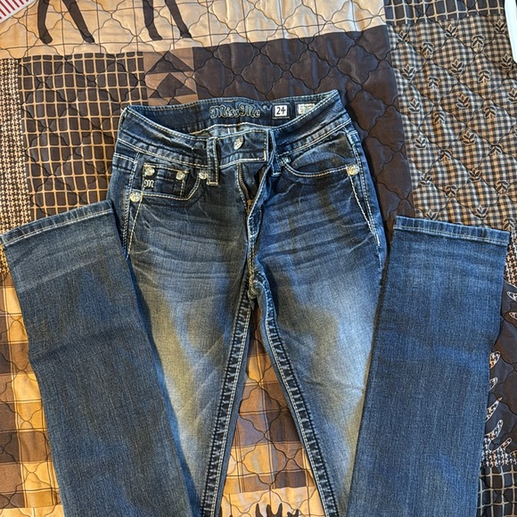 Miss Me Jeans- Standard Straight Leg - Picture 8 of 9